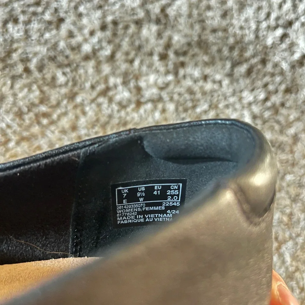 Clarks Shoes Juliet Palm Black Leather Loafer Slip On Minimal Basic Womens 9.5
